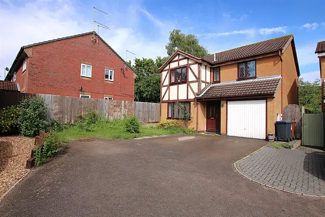 Photo 2 — West Rising, East Hunsbury