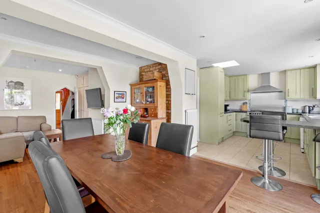 Highlands Road, Seer Green, HP9, photo 2