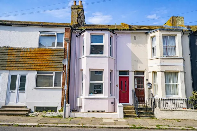 Gladstone Terrace, Hastings, photo 1