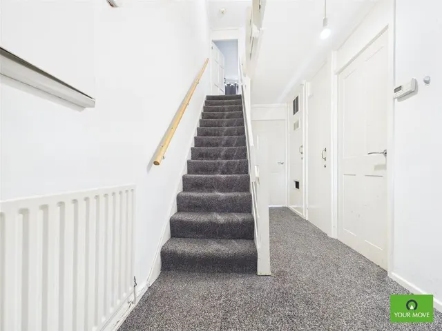 Photo 2 — Truro Walk, Romford, RM3
