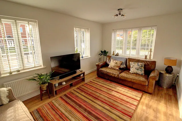 Basset Close, Nuneaton, CV11, photo 2