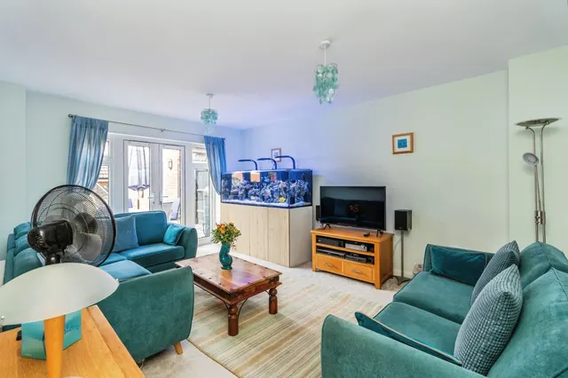 Chiltern Crescent, Fair Oak, SO50, photo 2
