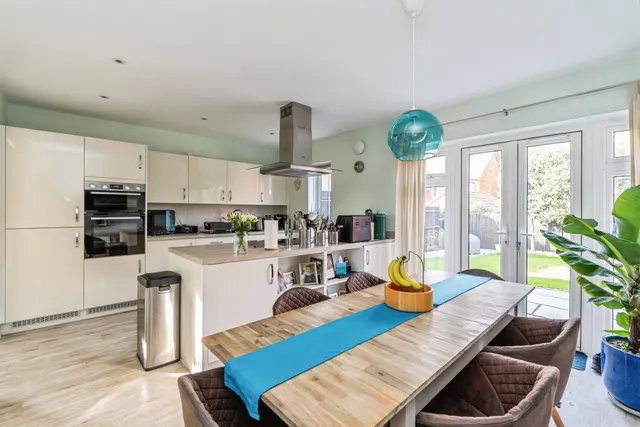 Chiltern Crescent, Fair Oak, SO50, photo 3