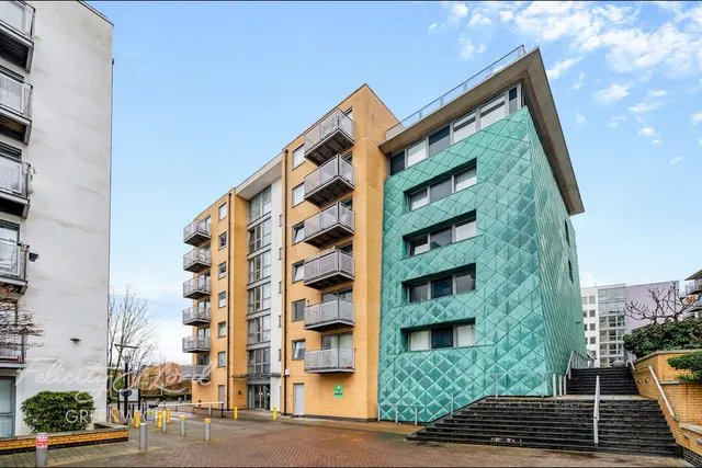 Deals Gateway, London, SE13, photo 2