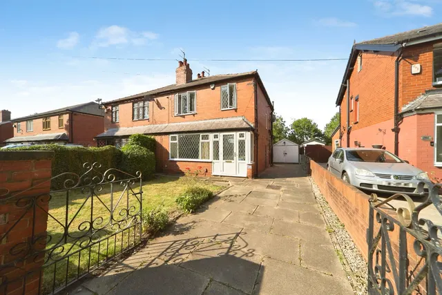 Foundry Lane, LEEDS, photo 1