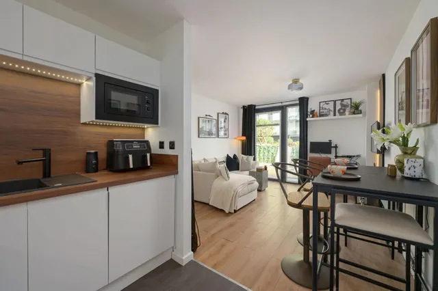 Meadowside Quay Walk, Glasgow, G11, photo 2