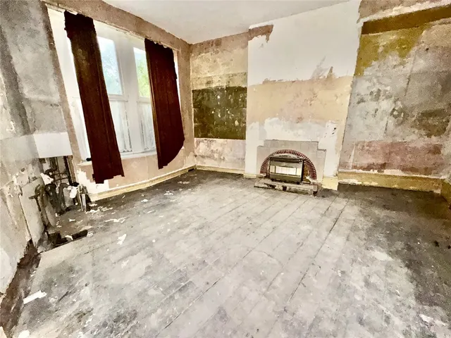 Apsley Crescent, Bradford, BD8, photo 1
