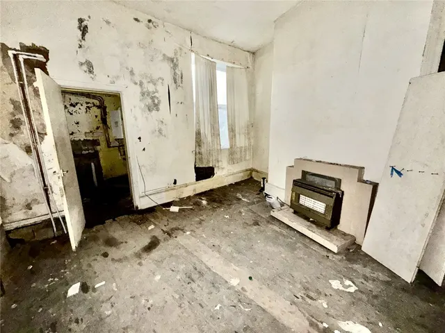 Apsley Crescent, Bradford, BD8, photo 3