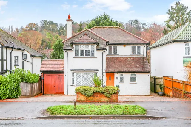 Outwood Lane, Chipstead, Coulsdon, CR5 3NB, photo 1