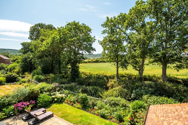 Bax Close, Storrington, RH20, photo 1
