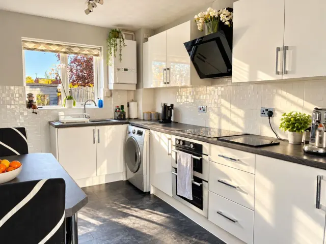 Astral Close, Lower Stondon, SG16, photo 3