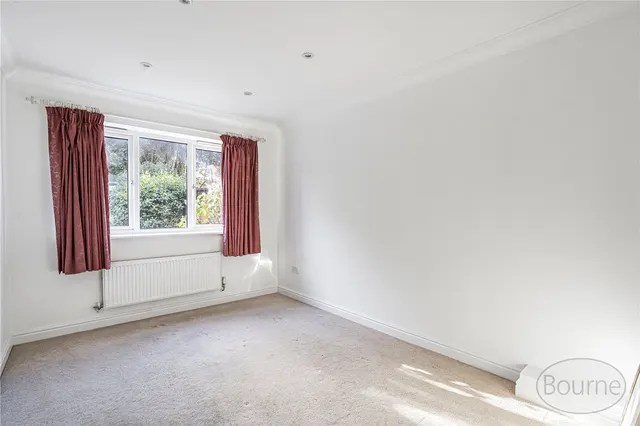 Coresbrook Way, Knaphill, GU21, photo 3