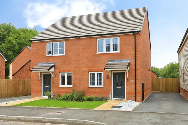 Jasmine Crescent, Lea Castle, Kidderminster, photo 1