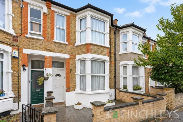 Glebe Road, London, N3, photo 1