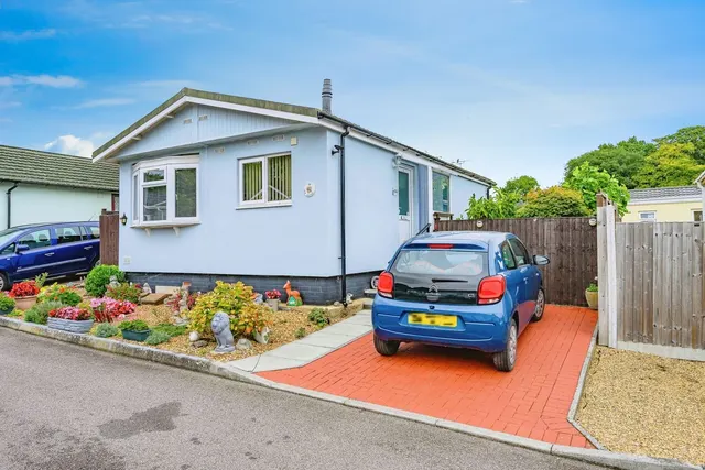 Collins Wood, Residential Park, Caddington, Luton, LU1, photo 1