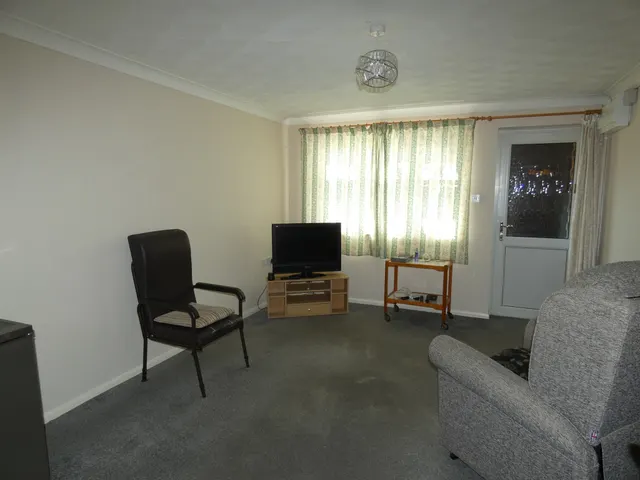 London Road, Amesbury, SP4, photo 2