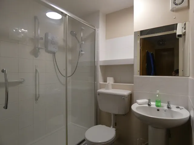London Road, Amesbury, SP4, photo 3