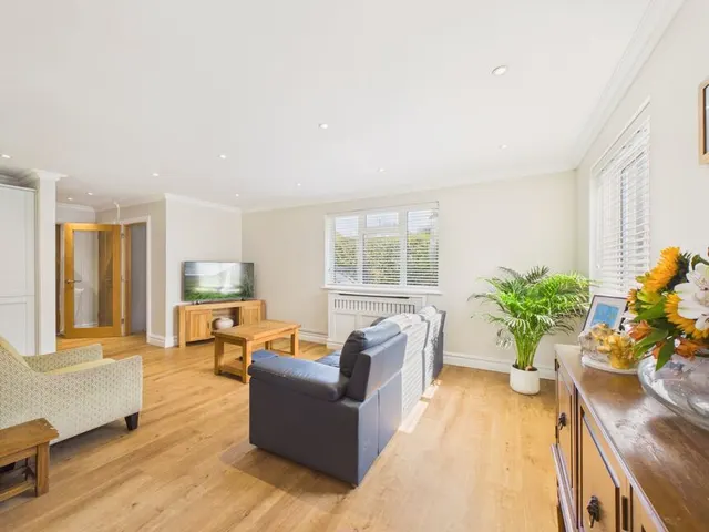 Canterbury Road, Etchinghill, CT18, photo 3