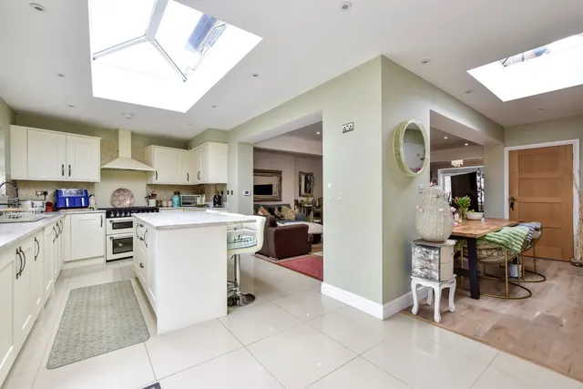 Appledore Avenue, Ruislip, HA4, photo 3