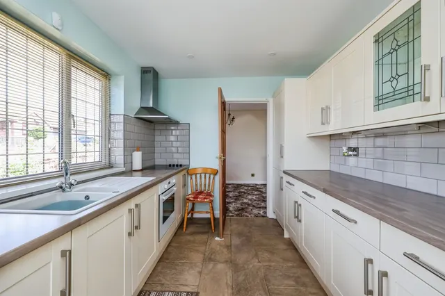 Lawrence Avenue, Eastwood, NG16, photo 3