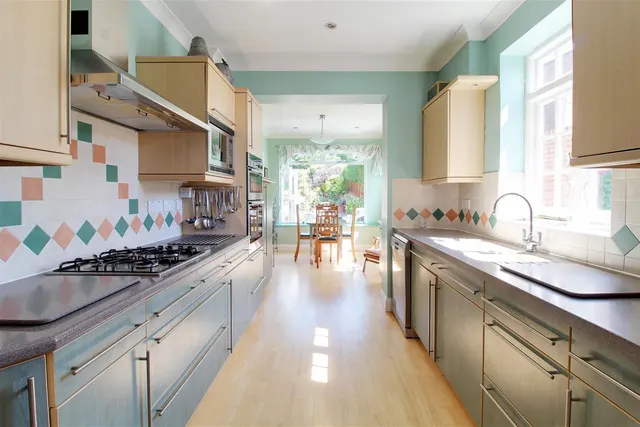 Photo 3 — Mountway,, Potters Bar EN6 1ER