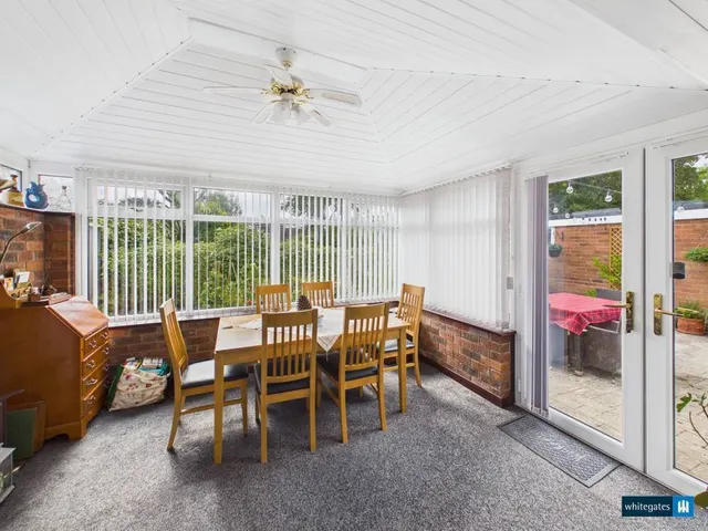 Weston Drive, Wrexham, LL11, photo 3
