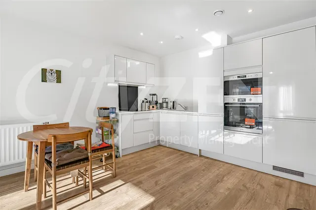 Photo 2 — Vousden Grove, London, SE28 0PG