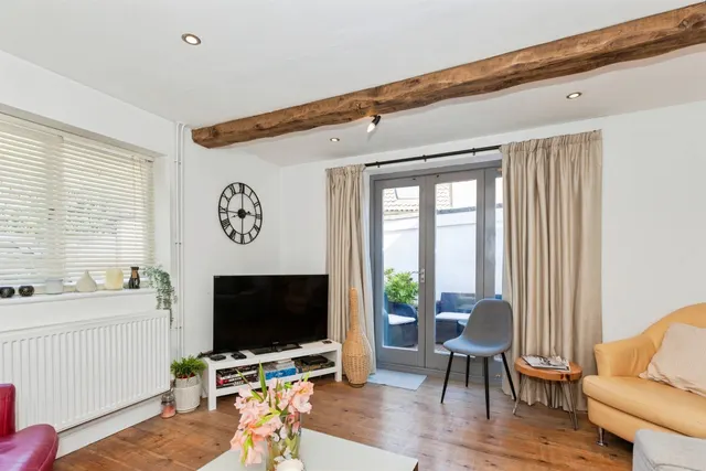 High Street, Colnbrook, SL3, photo 3