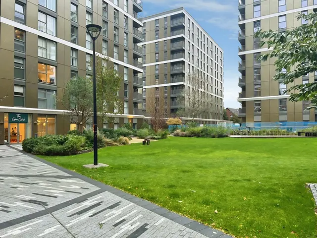 Eden Grove, Staines-Upon-Thames, TW18, photo 1