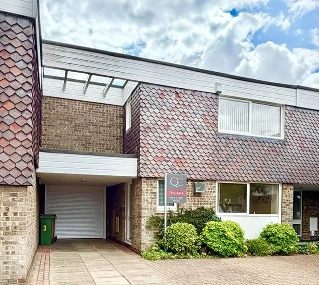 Priory Close, Swanland, photo 1