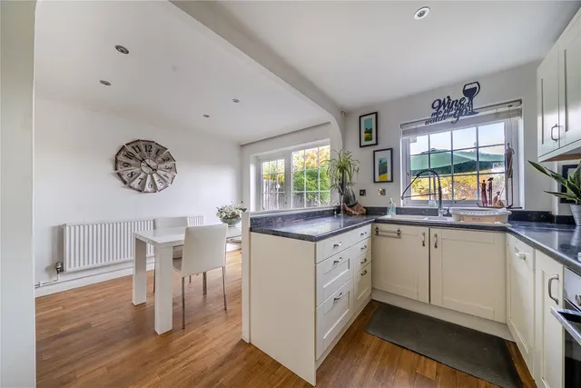 Park Avenue, Bromley, BR1, photo 3