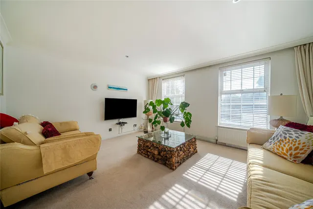 Park Avenue, Bromley, BR1, photo 2