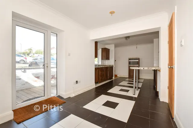 Rectory Close, Wootton Bridge, PO33, photo 2
