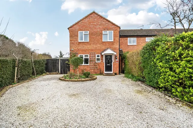 Roundthorn Way, Goldsworth Park, GU21, photo 1