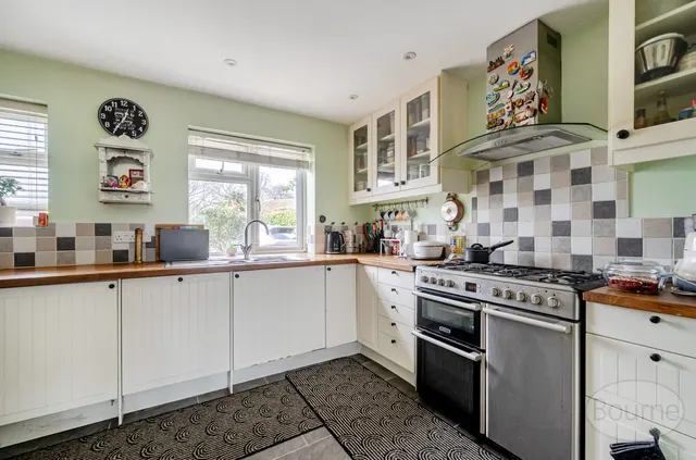 Roundthorn Way, Goldsworth Park, GU21, photo 2