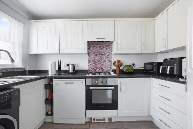 Manisty Court, Kemsley, ME10, photo 2