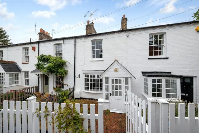 Wiggins Lane, Richmond, TW10, photo 1