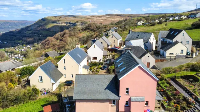 Penyffyddlwyn Lane, Llanelly Hill, NP7, photo 3