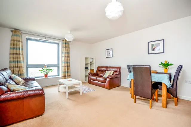 London, E1W, photo 1