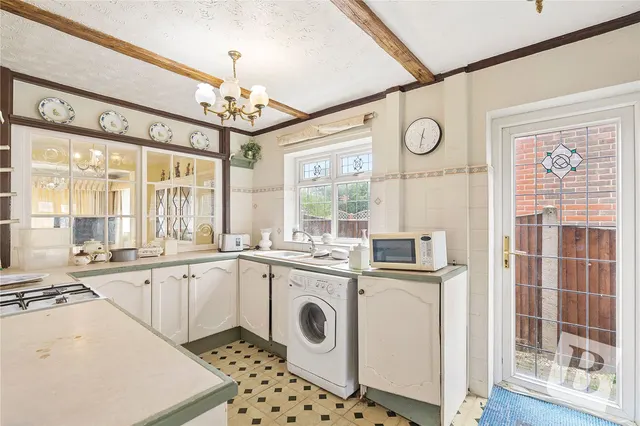 Front Lane, Upminster, RM14, photo 2