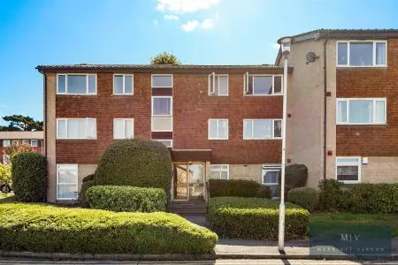 Bardsley Close, Croydon, photo 1