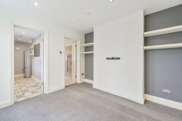 Photo 3 — 335 Acton Lane, London