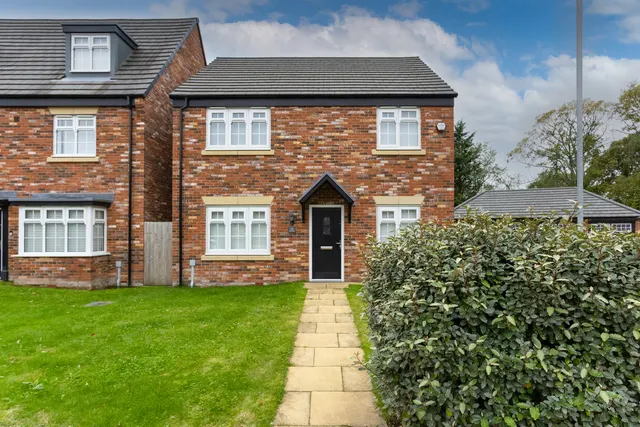 Caspian Avenue, Fulwood, PR4, photo 1