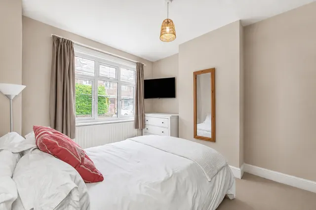 Strickland Row, Earlsfield, SW18, photo 2
