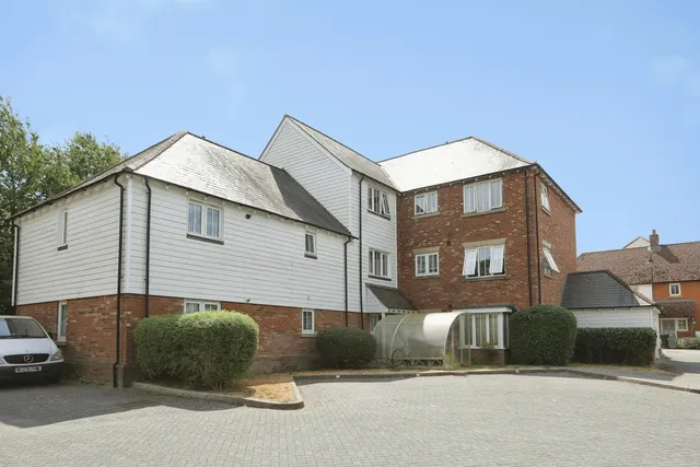 Sandow Place, Kings Hill, West Malling, Kent, ME19, photo 1