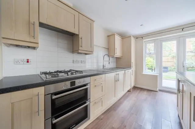 Petronel Road, Aylesbury, HP19, photo 2