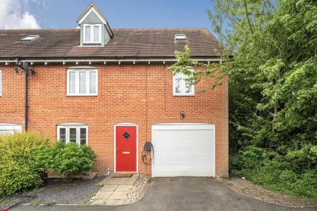 Petronel Road, Aylesbury, HP19, photo 1