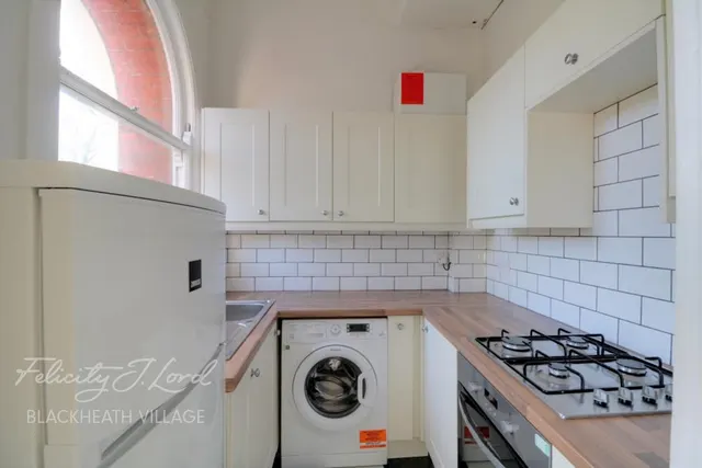 Kidbrooke Park Road, SE3, photo 2