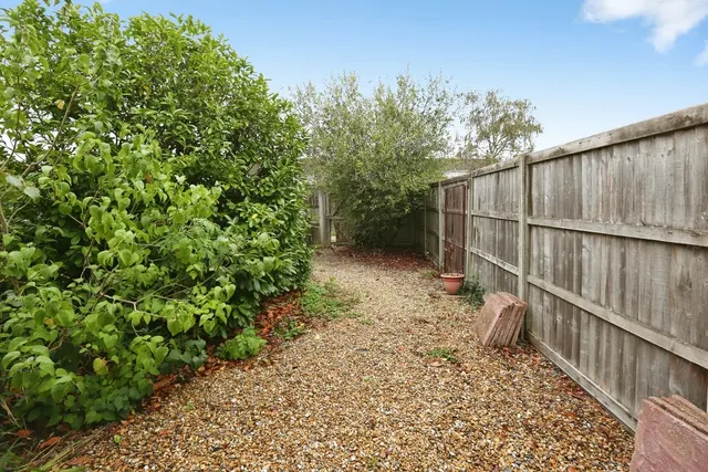 Devon Drive, Chandler's Ford, SO53, photo 2
