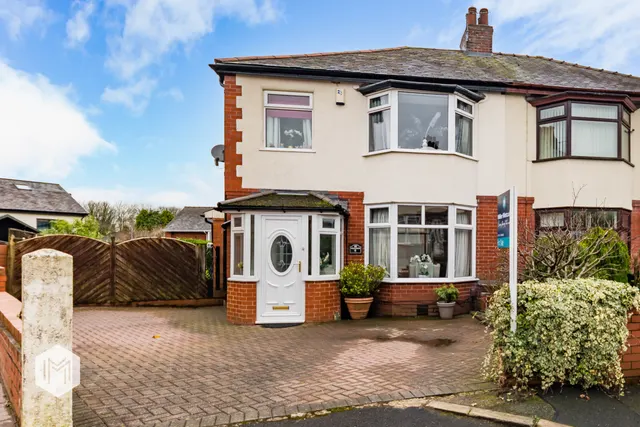 Willowbank Avenue, Bolton, BL2 1LX, photo 1